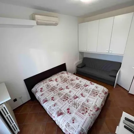 Piccolo Monolocale Confortevole Vicino A Milano Апартаменты Кормано